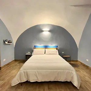 Nel Vico Napoli