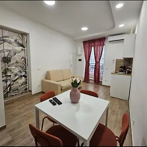 Donna Giulietta Napoli